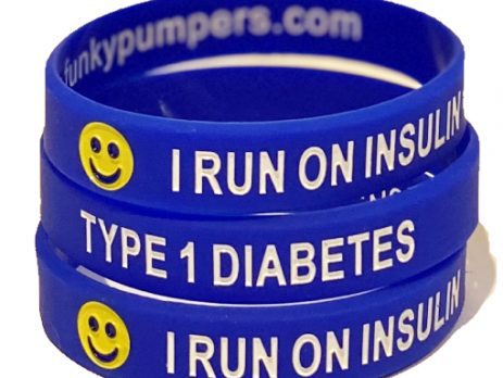 I Run on Insulin Kids Wristband Blue
